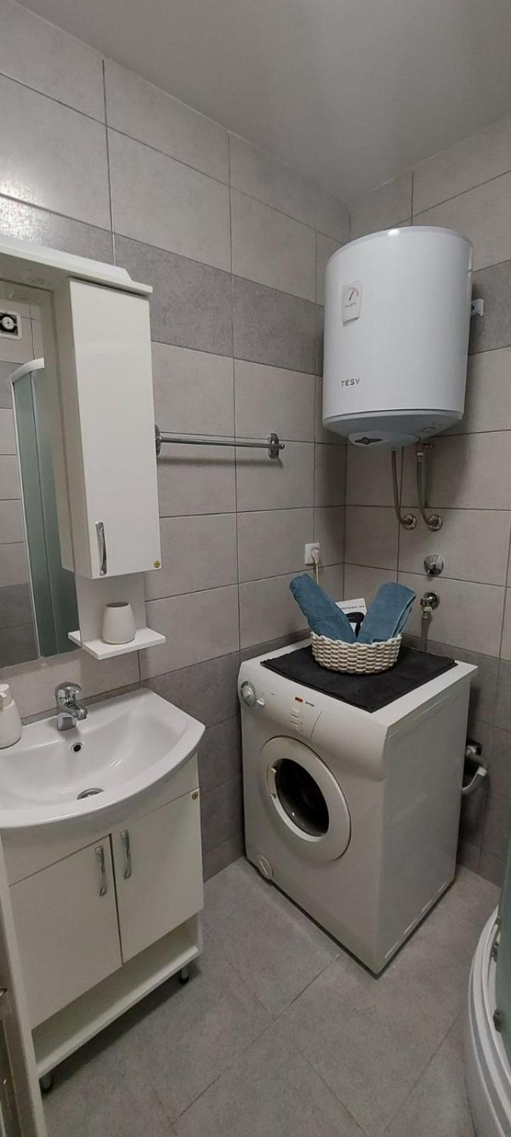 Apartman Anhel Apartment Lukavica Bagian luar foto